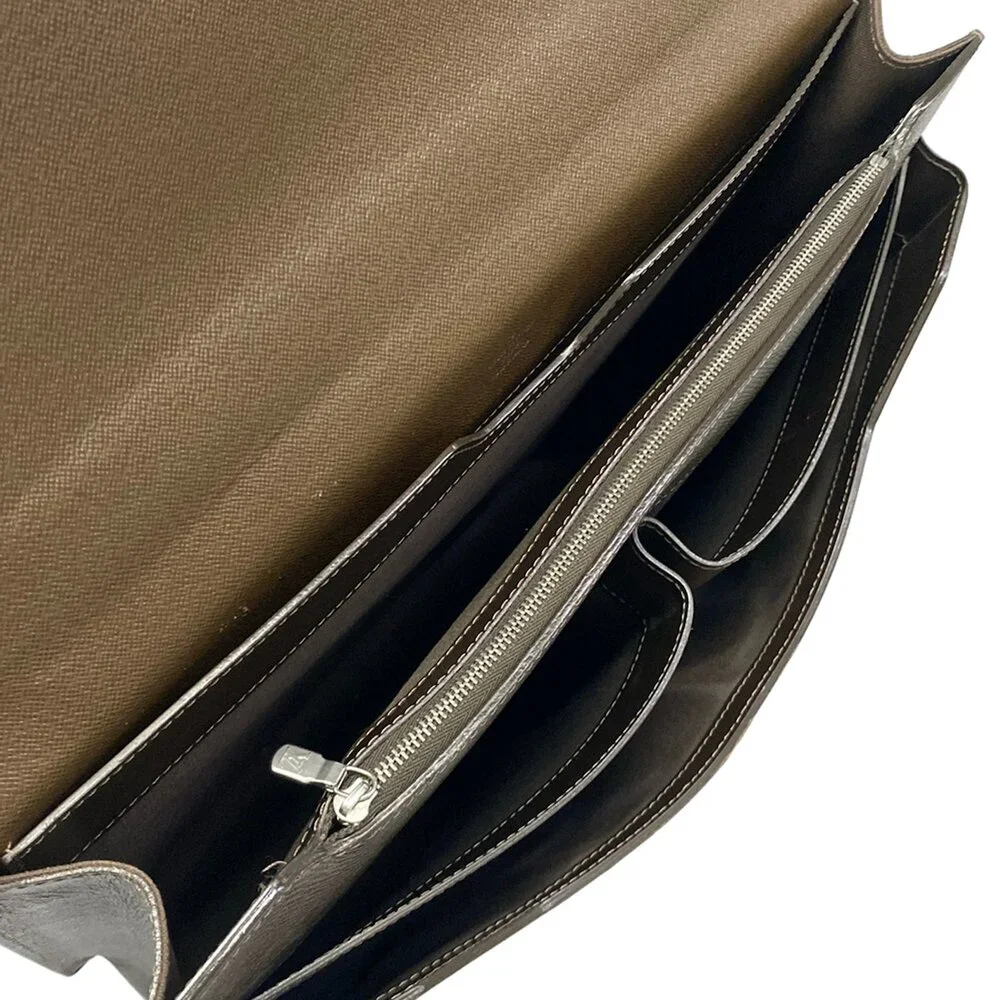 Louis Vuitton Robusto 1 Taiga Business Bag M31058